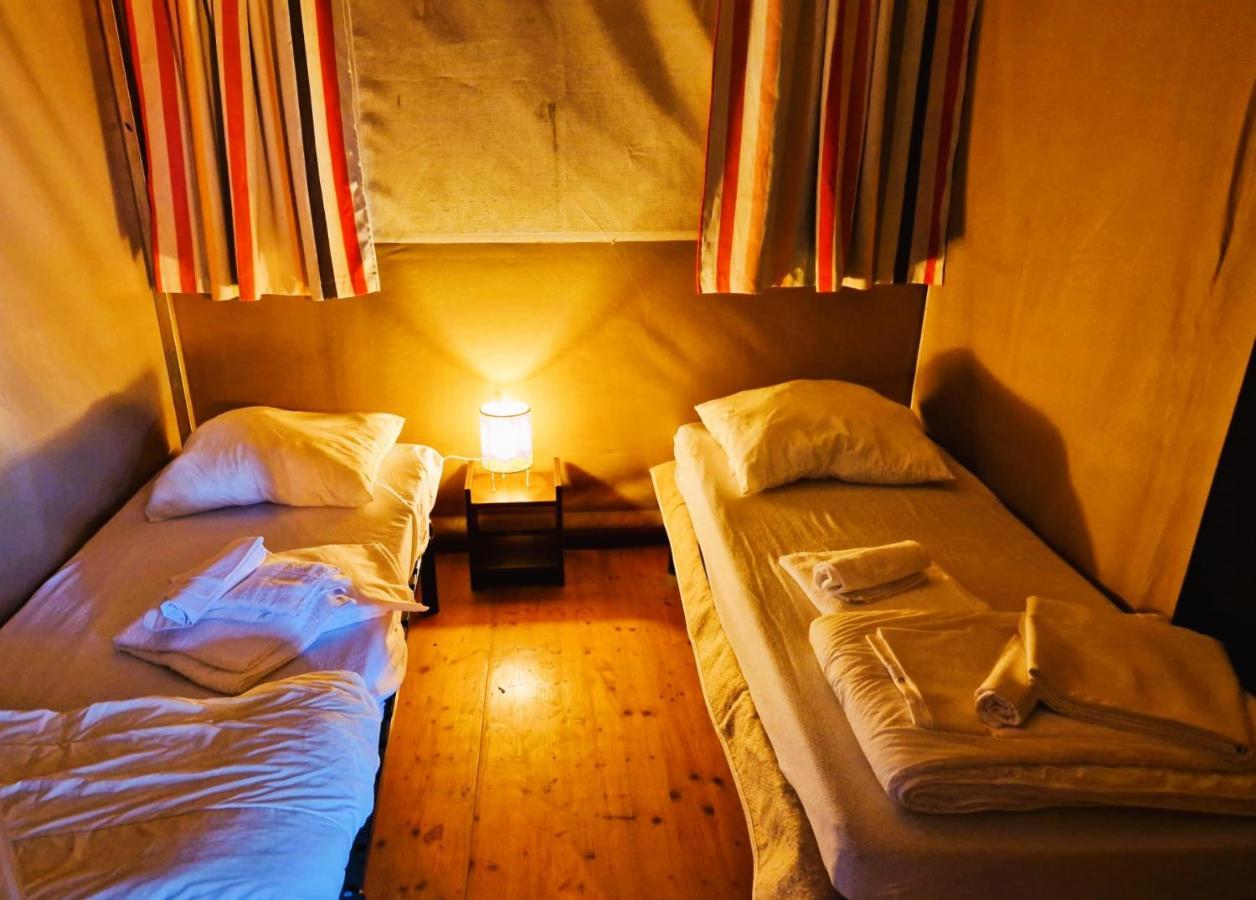 Boerderij Camping Nixhoeve Genderen Экстерьер фото